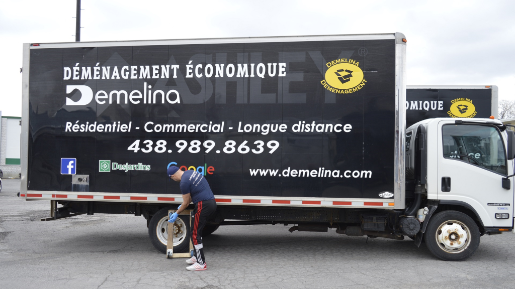 Moving trucks Montreal, Pincourt