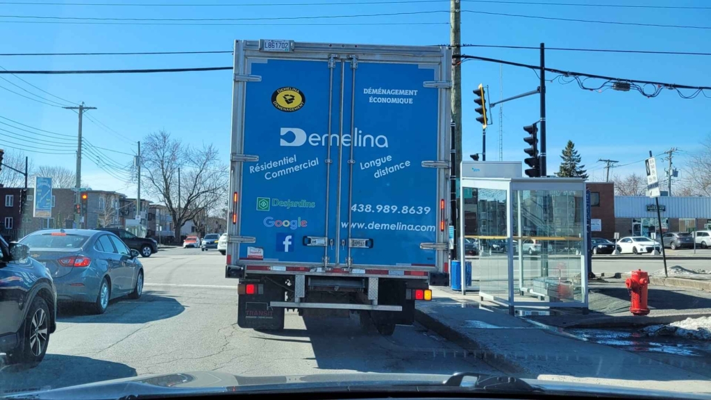 Long-distance moving truck